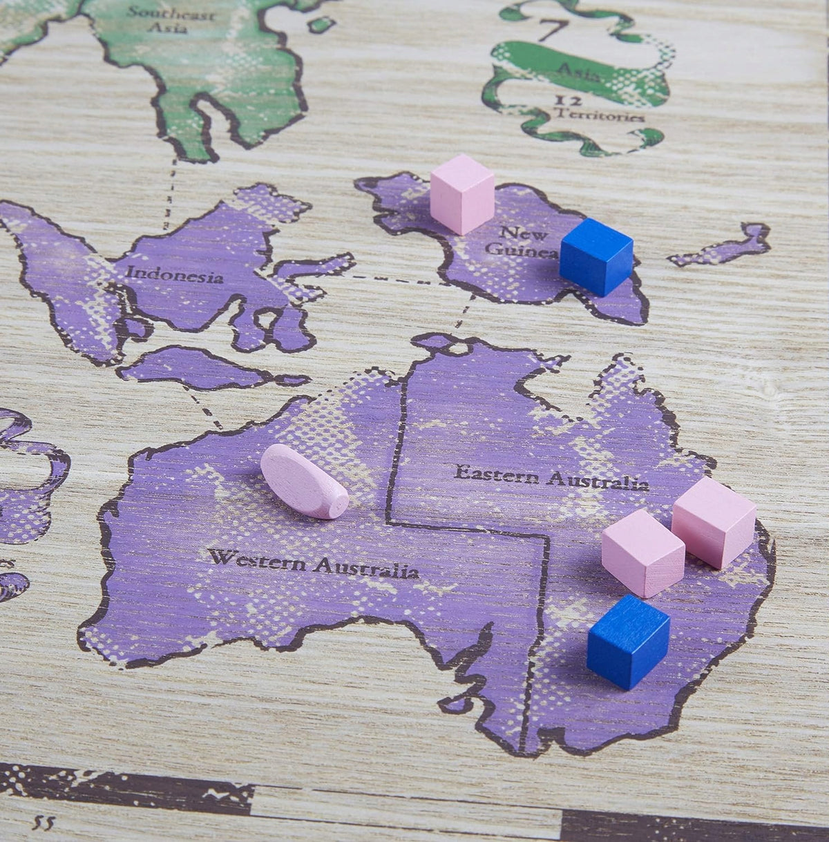 HASBRO Risk gra strategiczna drewniane plansza i pionki J. FRANCUSKI – drewniane pionki na mapie Australii