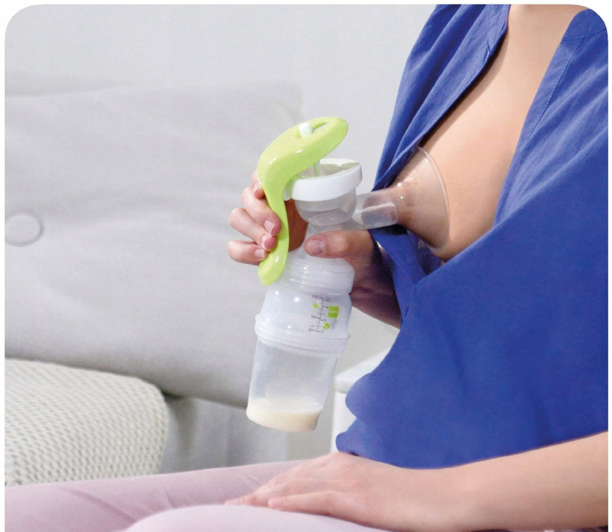 MAM kompaktowy LAKTATOR RĘCZNY z butelką 160 ml, ręczny laktator biało-zielony z ergonomicznym uchwytem