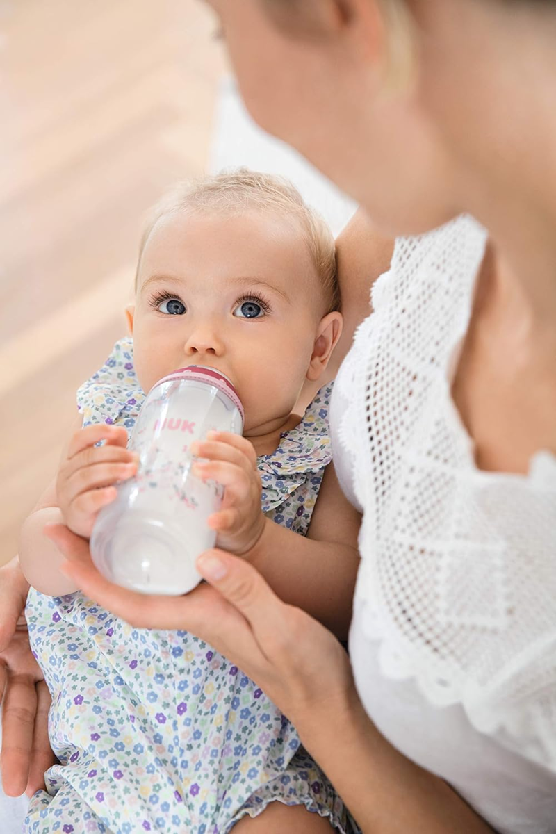 NUK First Choice+ Winnie l'Ourson biberon 300 ml 6-18 m tétine M