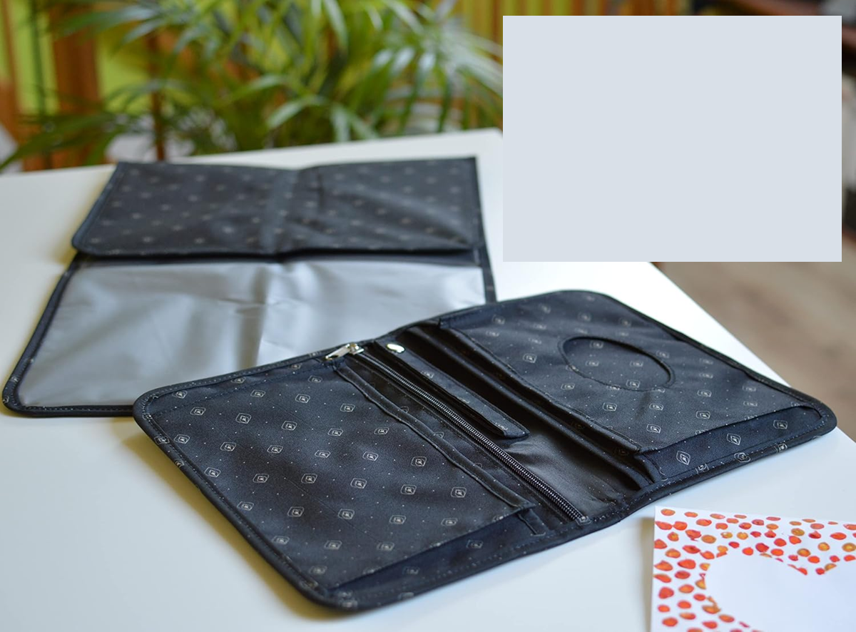LOVE MY BABY Wickelzubehör-Organizer + Wickelunterlage 18,5 x 26 cm