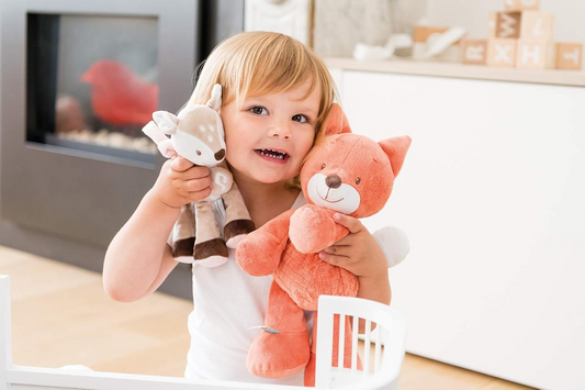 NATTOU плюшена играчка за гушкане МЕЧЕТО ОСКАР 28 cm