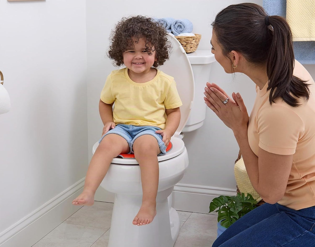 DISNEY Flip & Sit nástavec na WC 18 m+ 23 kg BLESK McQUEEN