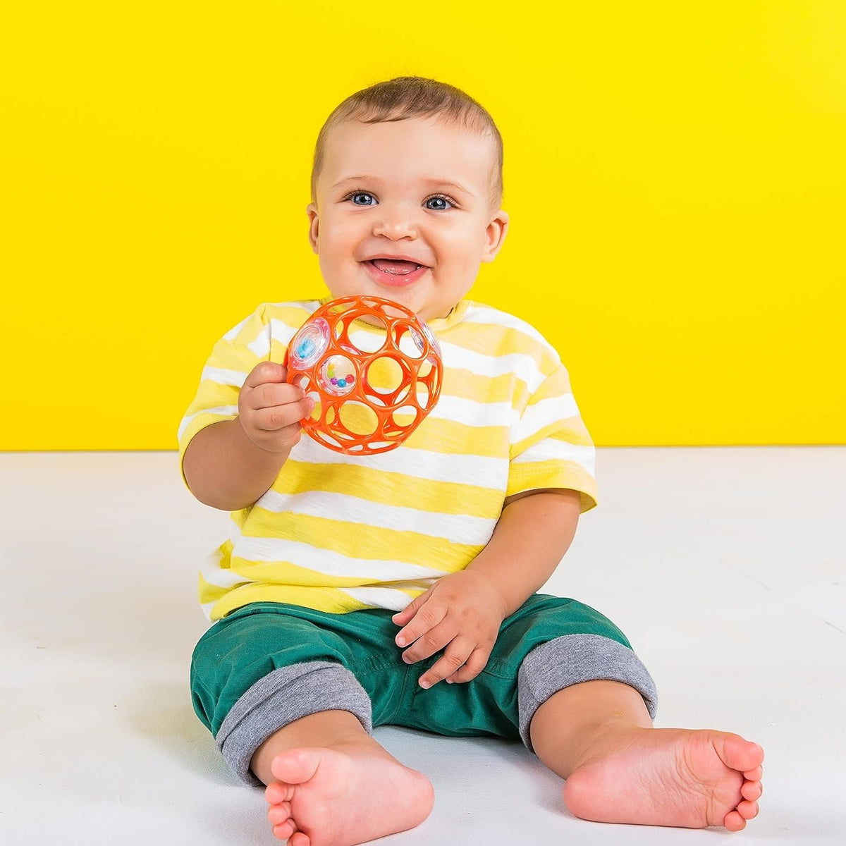 BRIGHT STARTS Oball Rattle μασητικό με κουδουνίστρες 10 εκ.