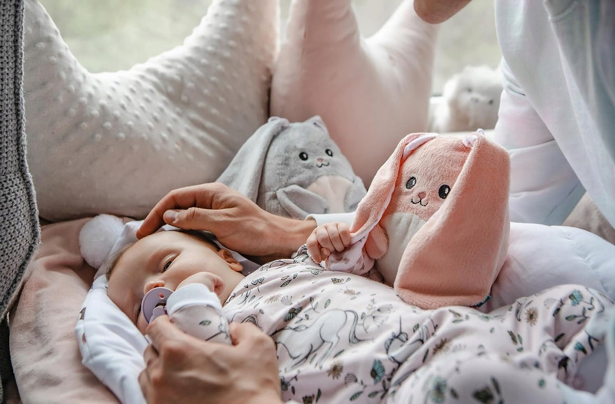 MyHummy Hase Kuscheltier mit Geräuschfunktion 17 cm