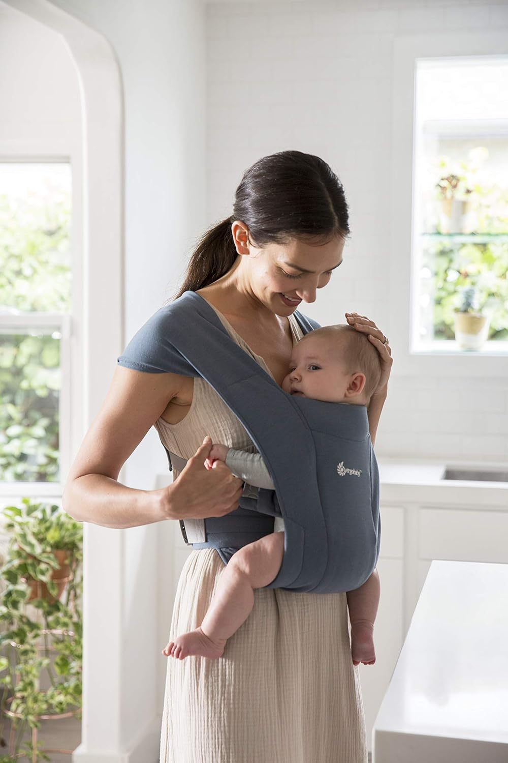 ERGOBABY EMBRACE nosidełko dla noworodków, ergonomiczne niebieskie nosidełko dla niemowląt, miękkie i wygodne