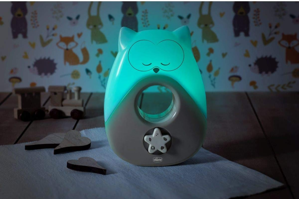 CHICCO Sweet Lights lámpara nocturna con melodías y sonidos búho 13,5 x 18 cm para bebés