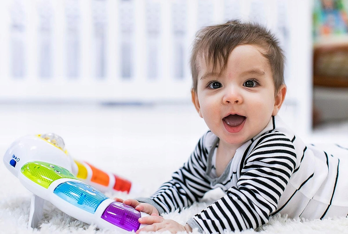 BABY EINSTEIN panel so svetlom, hrkálkou, melódiami a slovami v 3 jazykoch