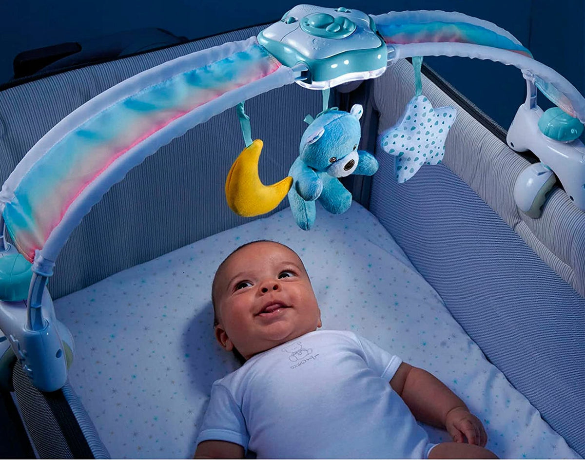 CHICCO Rainbow Sky 2-in-1 Kinderwagenbügel und Spieluhr mit Nachtlicht