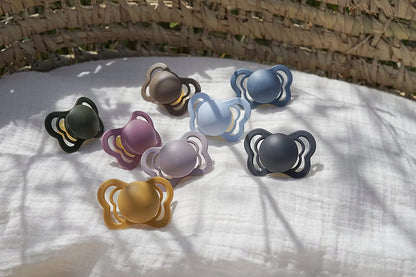 BIBS COUTURE smoczki uspokajające kauczuk 6msc+ wielokolorowe, anatomiczne smoczki BIBS Couture z kauczuku naturalnego