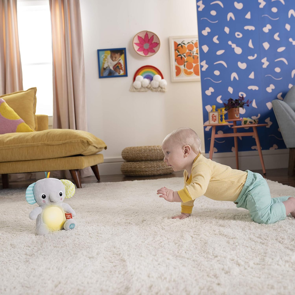 BRIGHT STARTS Huge-a-bye-Baby elefante interactivo con música y luces 20 cm