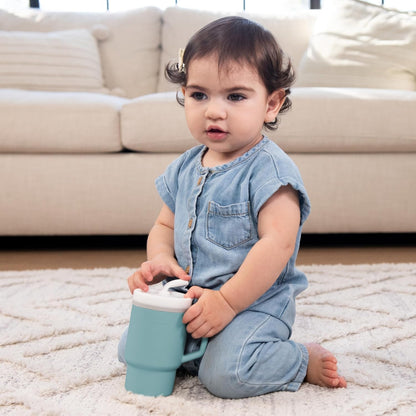 INFANTINO My 1st Tumbler silikonový netekoucí hrnek s pítkem 266 ml 6 m+