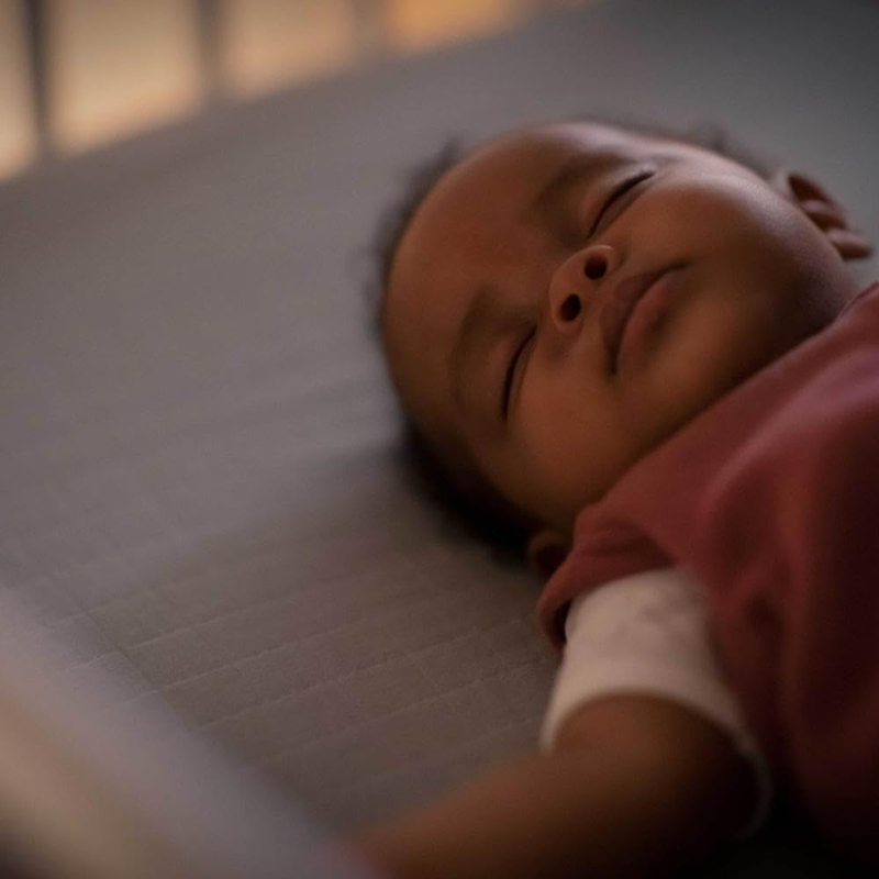 MAXI-COSI Glow lámpara nocturna inteligente para debajo de la cuna con app 30 cm