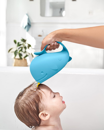 SKIP HOP Moby Rinser recipiente para enjuagar el cabello 710 ml BALLENA