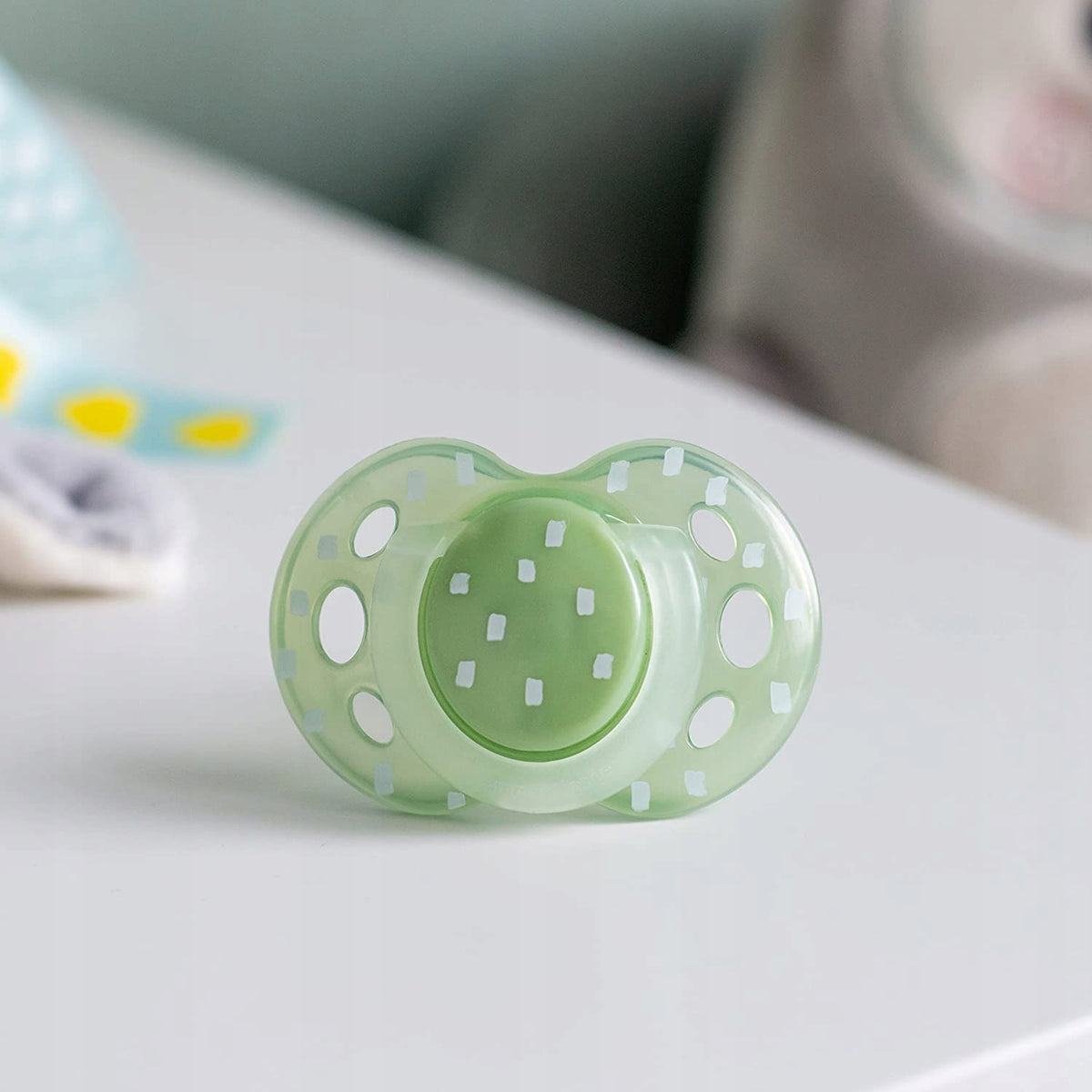 Tommee Tippee Night symetrické svítící dudlíky 18-36m