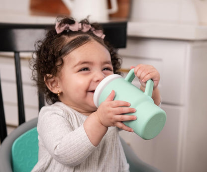 INFANTINO My 1st Tumbler silikonový netekoucí hrnek s pítkem 266 ml 6 m+