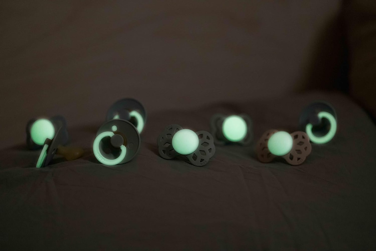 BIBS SUPREME GLOW simetrične dude za pomirjanje iz silikona 6m+