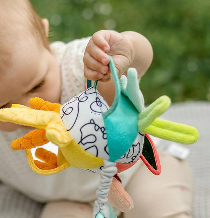 FEHN Dobabydoo obesek s piskajočo igračko in ogledalci za voziček, avtosedež 23 cm