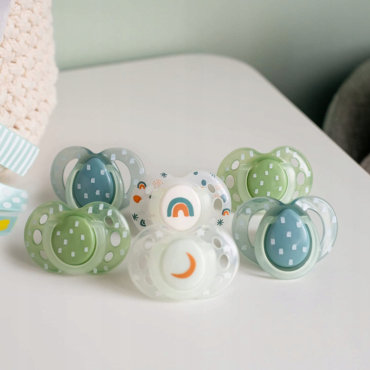 Tommee Tippee Night symetrické svítící dudlíky 18-36m