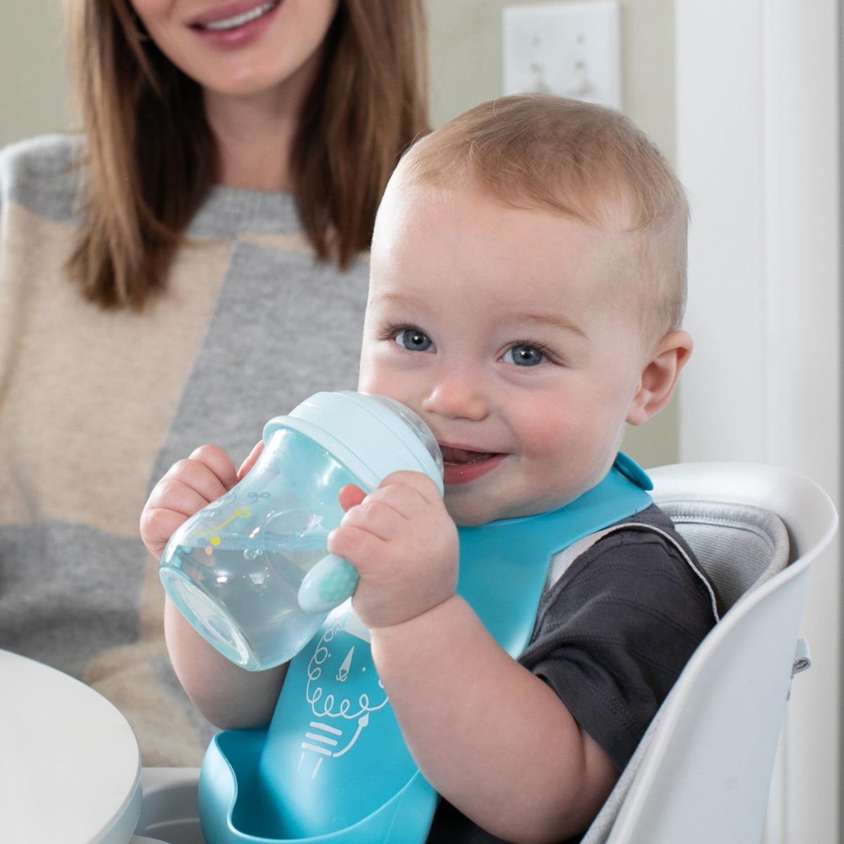 CHICCO Vaso de transición antiderrames con boquilla y asas 200 ml 4 m+