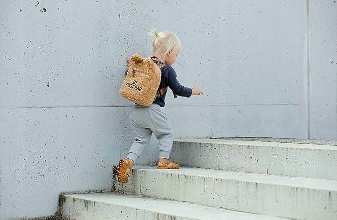 CHILDHOME My First Bag PLECAK dla dzieci miś brązowy plecak dziecięcy na plecach małego dziecka