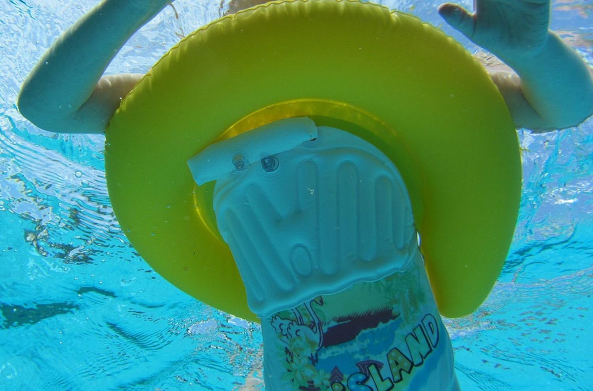 FREDS Swimtrainer aro de aprendizaje para natación para niños de 4 a 8 años 20-36 kg