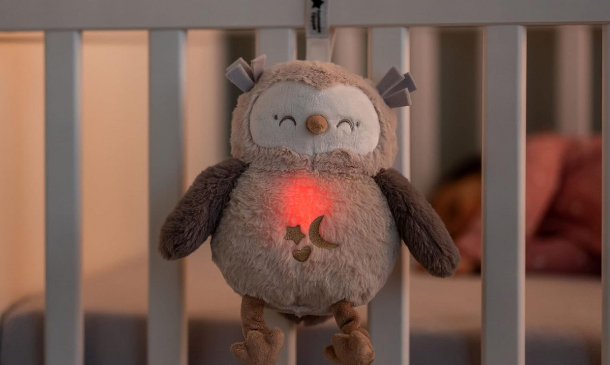 TOMMEE TIPPEE Sova Ollie Deluxe PLIŠASTA IGRAČA lučka zvoki