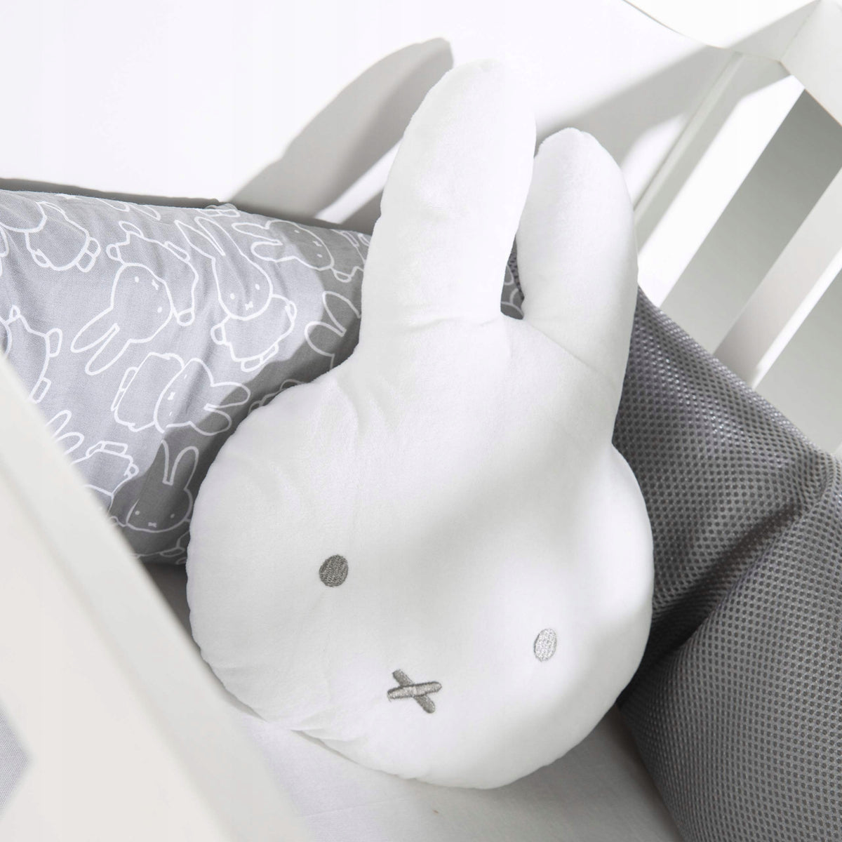 Miffy cojín decorativo 30 x 20 cm
