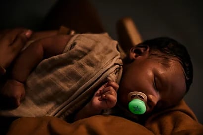 Philips Avent Ultra Start Night – świecący smoczek podczas snu